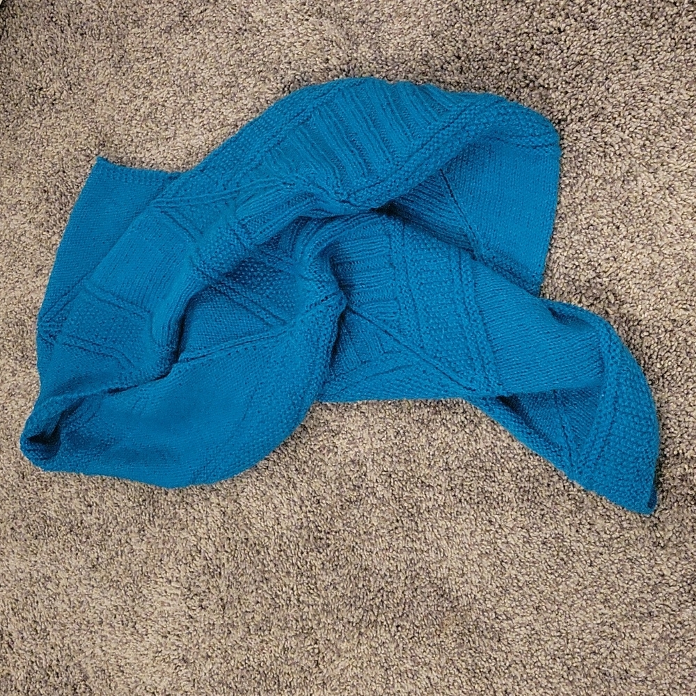 Hand knit, textured blue scarf